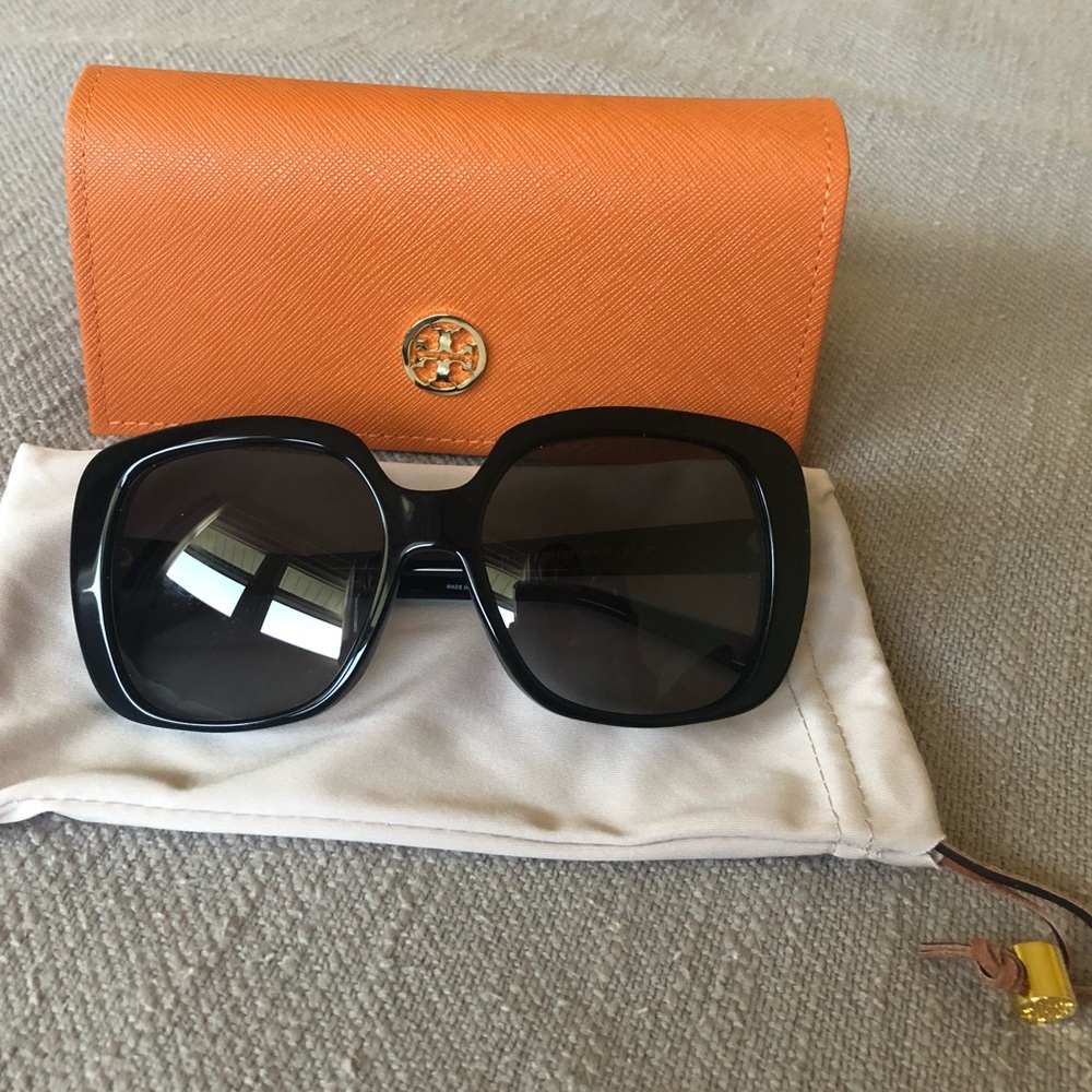 Tory Burch classic black sunglasses NEW